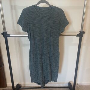Green Short Sleeve fitted Dress. Lululemon